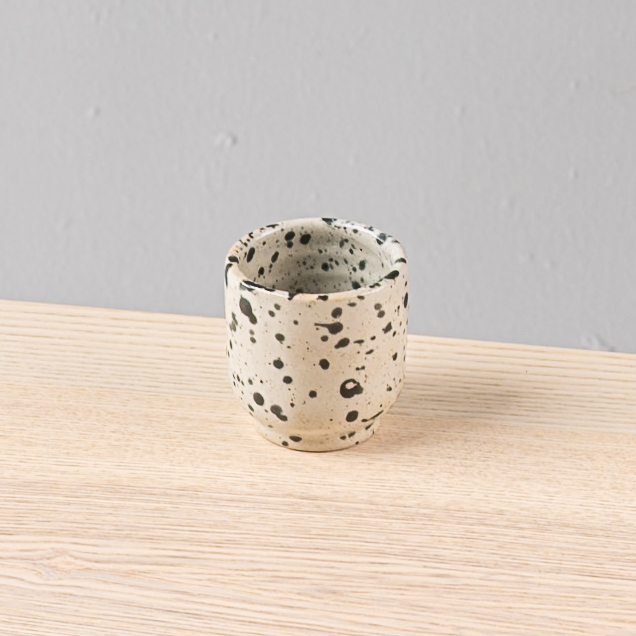 Vaso Boleado con Pata 8oz-Blanco Japeado Negro