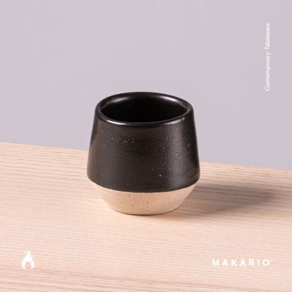 Copita Angular 2.5oz-Negro Mate mitad Pasta Natural